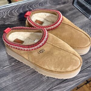 Womens UGG Tazz size 8 Chestnut